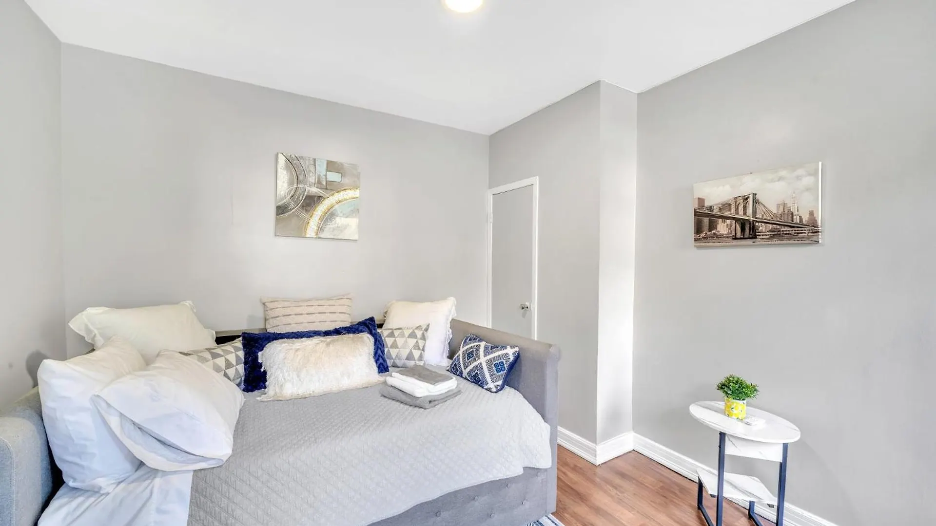 Apartment 3 Bedroom Large Backyard New York United States
