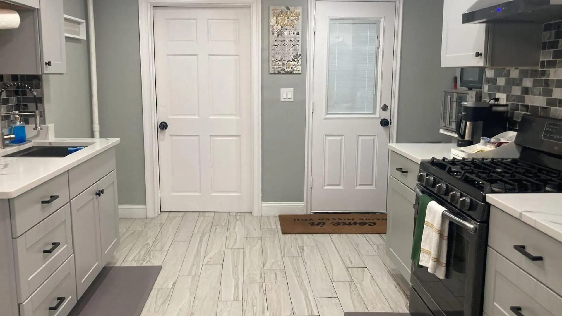 3 Bedroom Large Backyard New York