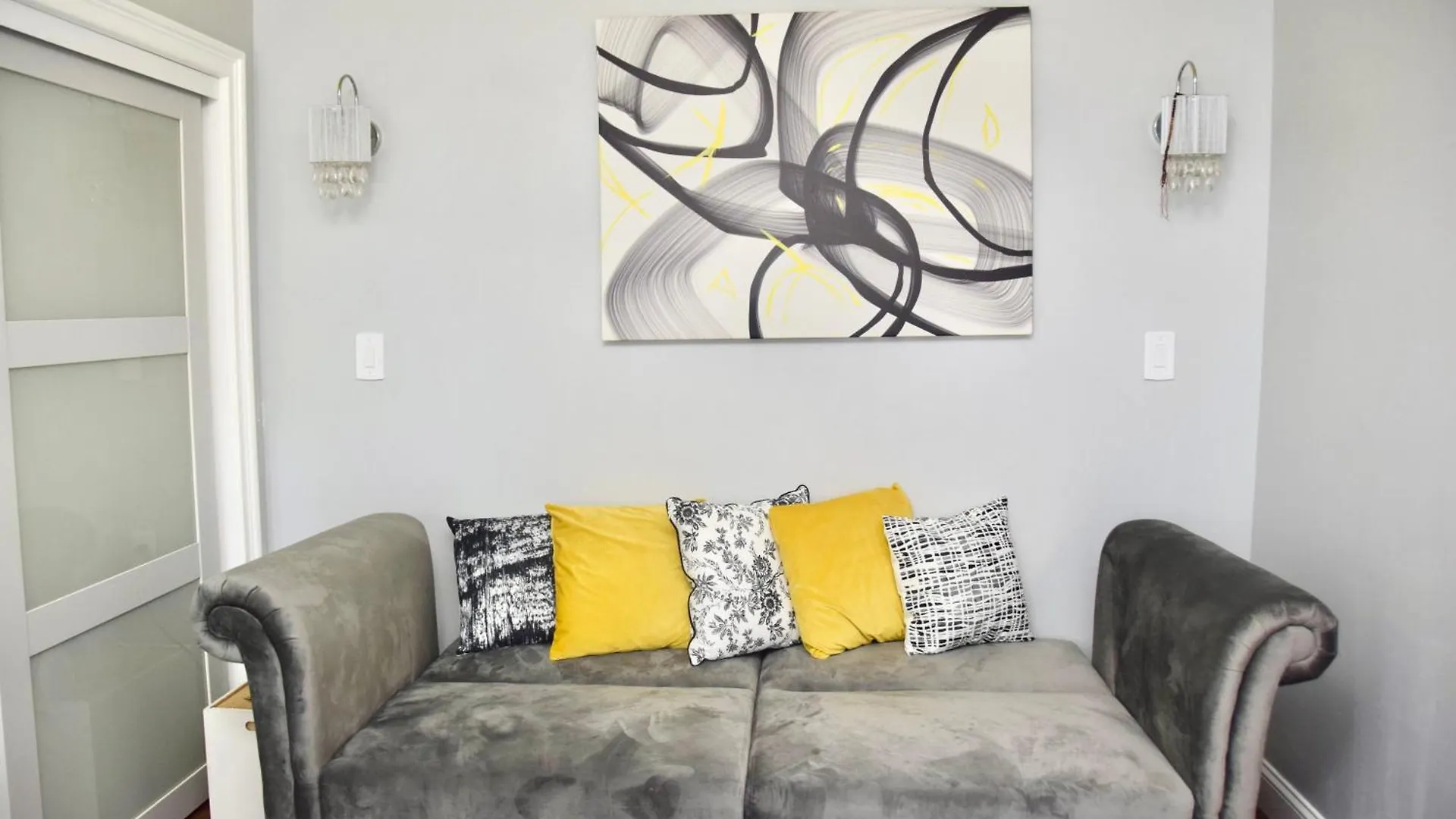 3 Bedroom Large Backyard New York Apartment