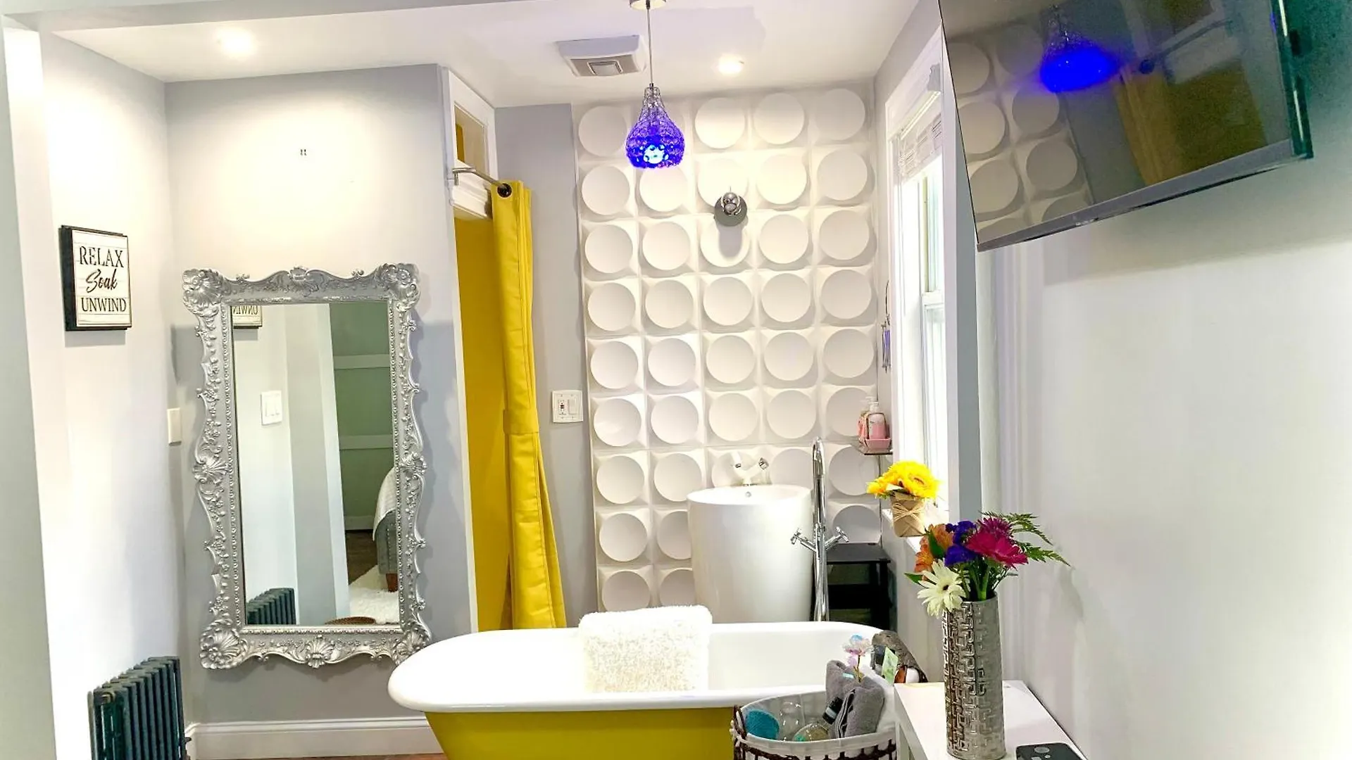 3 Bedroom Large Backyard New York Apartment