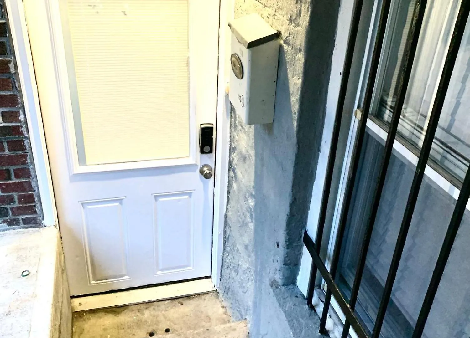 3 Bedroom Large Backyard New York Apartment