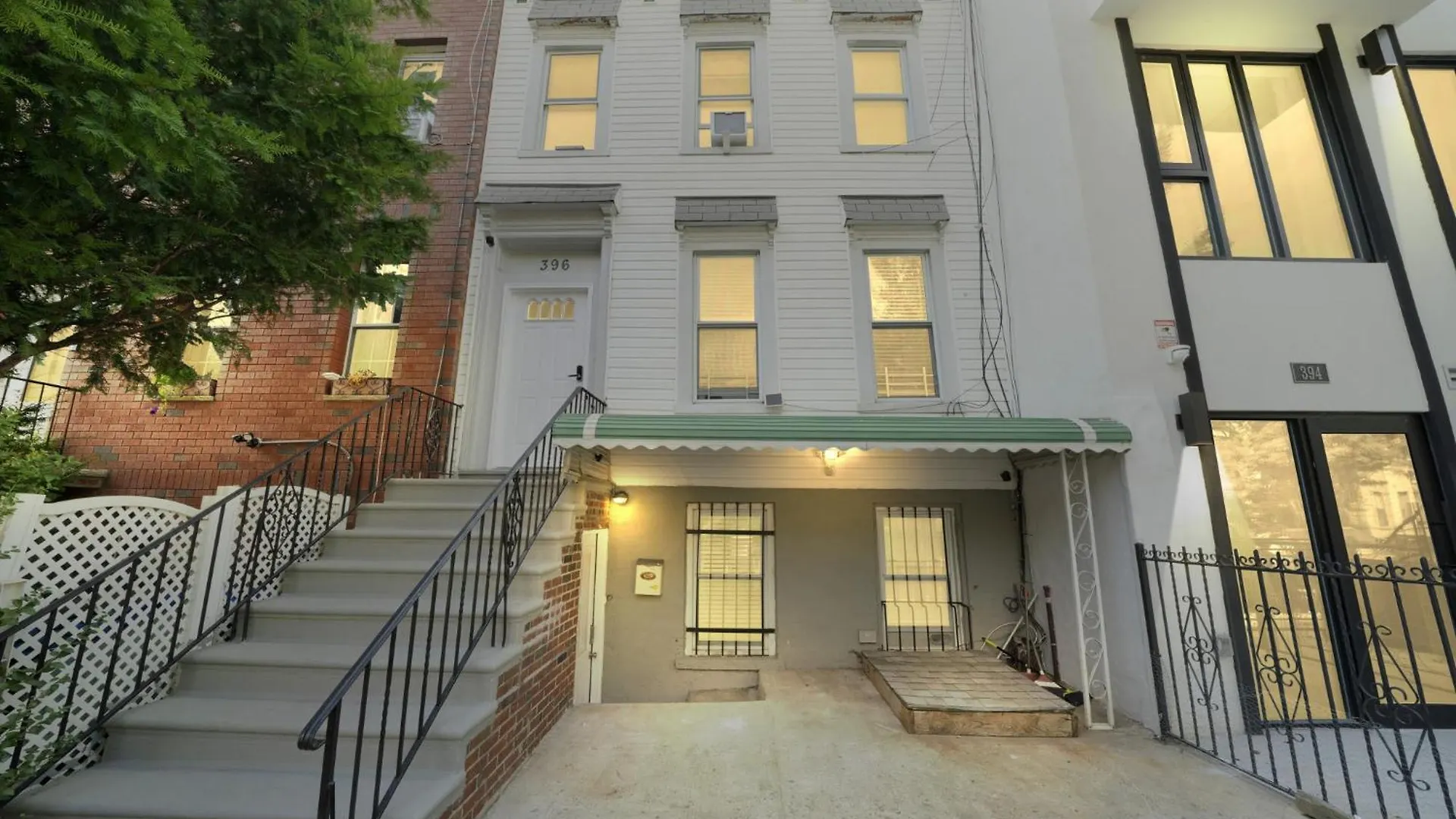 3 Bedroom Large Backyard New York 0*,  USA